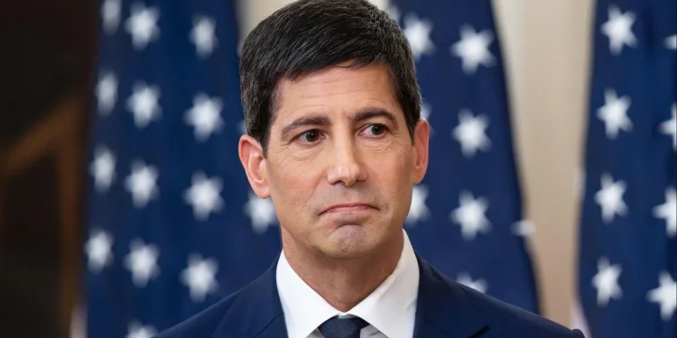 Kevin Warsh dirige ahora la Reserva Federal. Su principal desafío es un tonto. Kevin Warsh dirige ahora la Reserva Federal. Su principal desafío es un tonto.