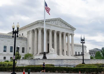 La Corte Suprema rechaza el intento de Florida de demandar a California y Washington por camioneros inmigrantes