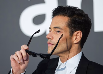 La Gala amfAR de Cannes recauda millones para la investigación del SIDA con la venta de obras de arte, joyas y artículos lujosos