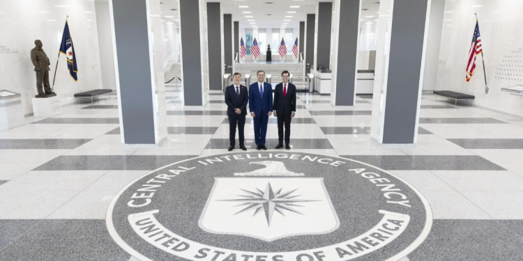 La SIDE se reunió con la cúpula de la CIA en Virginia y reforzó la alianza con Estados Unidos La SIDE se reunió con la cúpula de la CIA en Virginia y reforzó la alianza con Estados Unidos