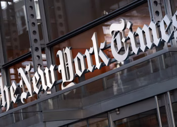La agencia de derechos humanos de EE.UU. demanda al New York Times por discriminar a un hombre blanco que no fue promocionado