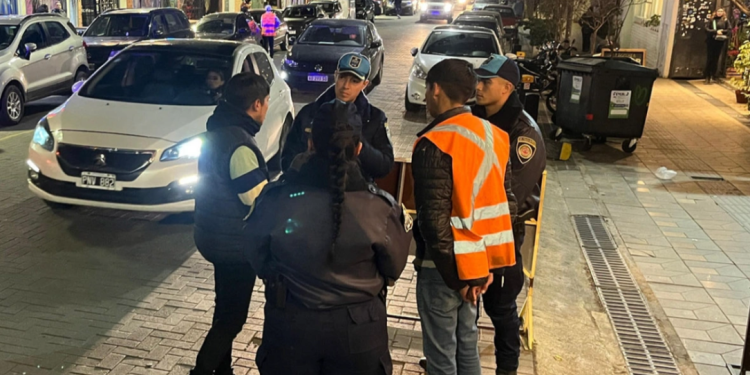 La gestión de Passerini finalmente oficializará la extorsión de los naranjitas en las calles de Córdoba La gestión de Passerini finalmente oficializará la extorsión de los naranjitas en las calles de Córdoba