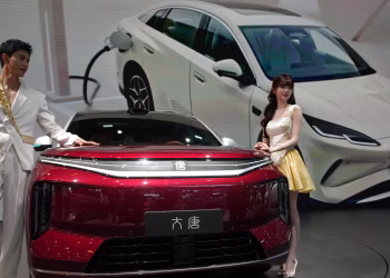 Las exportaciones de automóviles de pasajeros de China aumentan casi un 85% en abril a medida que las ventas internas caen