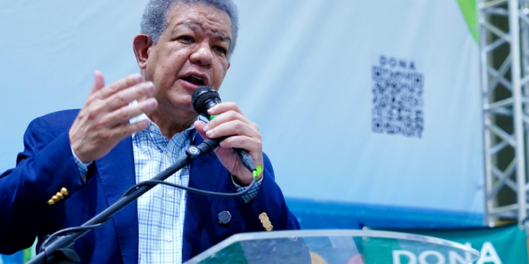 Leonel: el PRM está desconectado y lleva el país en reversa Leonel afirma que gobierno del PRM está desconectado emocionalmente del pueblo y lleva al país en reversa