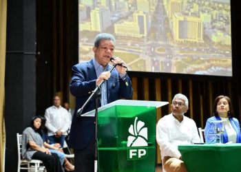 Leonel denuncia aumento de RD$18 mil millones en nómina pública para 2026
