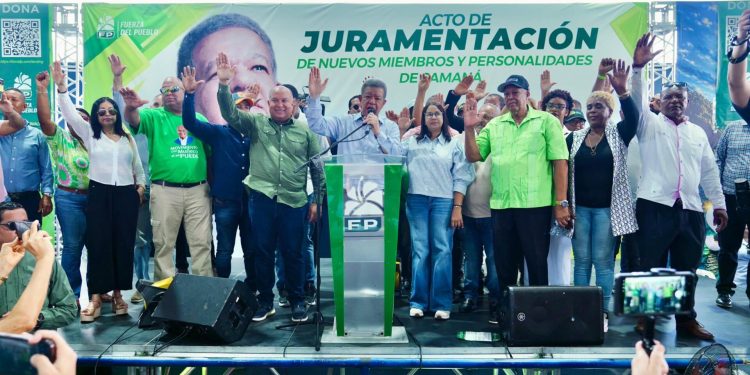 Leonel juramenta a Miguel Ángel Jazmín “Muñeco” en la FP