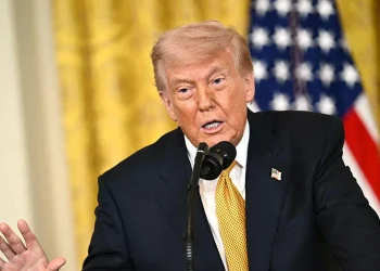 Los beneficiarios del indulto de Trump enfrentan una investigación del Congreso por cuestiones de "pago para jugar"