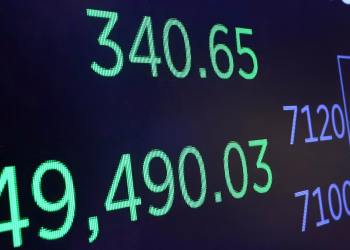 Los demócratas se pelean por el comercio de acciones mientras agudizan el caso anticorrupción contra Trump