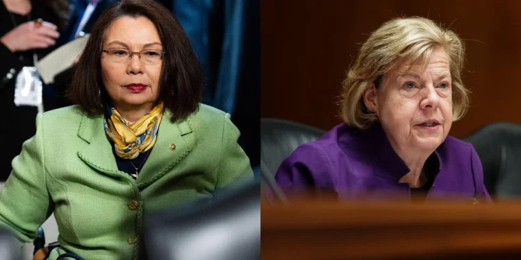 Los senadores Duckworth y Baldwin piden a la FAA que estudie el impacto de la reducción del personal de azafatas