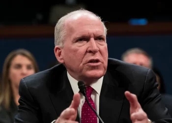 Los veteranos del Departamento de Justicia temen que la investigación criminal sobre el exdirector de la CIA esté repleta de leales a Trump