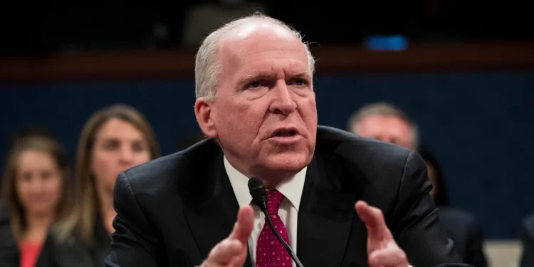 Los veteranos del Departamento de Justicia temen que la investigación criminal sobre el exdirector de la CIA esté repleta de leales a Trump