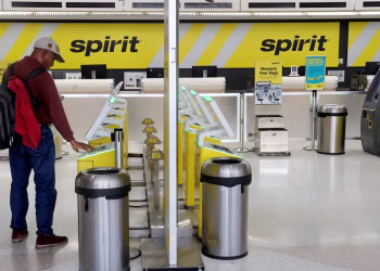 Los viajeros de verano que confiaron en Spirit Airlines pueden tener dificultades para encontrar alternativas