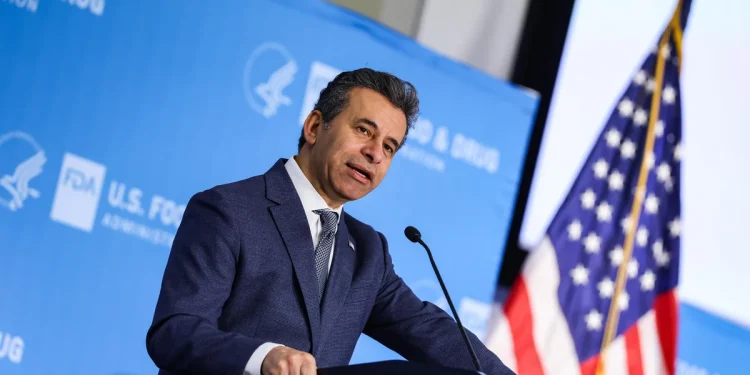 Marty Makary dimite como comisionado de la FDA tras tensiones internas Marty Makary dimite como comisionado de la FDA tras tensiones internas