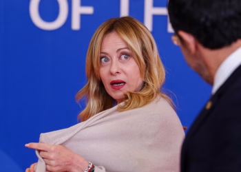 Meloni de Italia denuncia que una foto deepfake es un ataque político