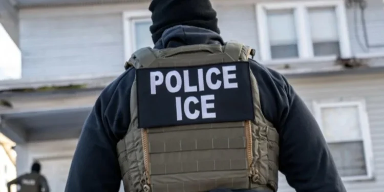 Memorándum del DHS ordena a ICE que intensifique los casos de fraude relacionados con el asilo Memorándum del DHS ordena a ICE que intensifique los casos de fraude relacionados con el asilo