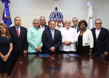 Mescyt renueva acuerdo con CAAM-HP para fortalecer acreditación internacional de escuelas de medicina