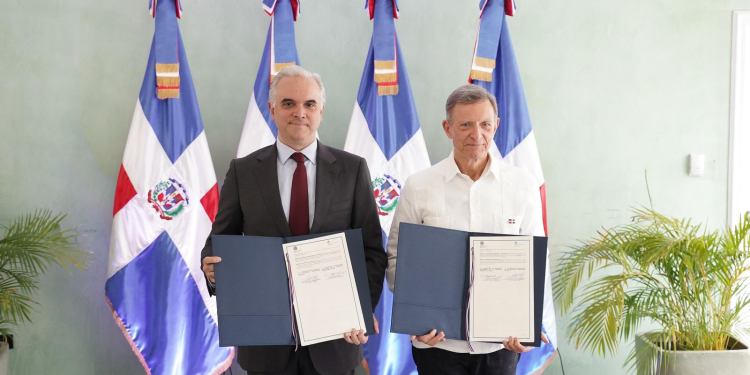 La diáspora estudiantil dominicana conquista un derecho que el Estado tardó demasiado en garantizar Ministerios de Educación y de Relaciones Exteriores firman acuerdo para facilitar Pruebas Nacionales a jóvenes que terminaron su bachillerato y residen en el extranjero