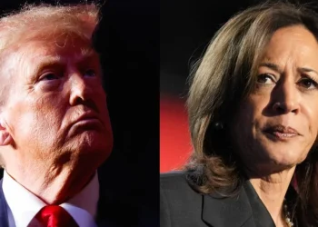 Muchos votantes latinos se han alejado de Trump, pero los demócratas no necesariamente los están ganándose, según una nueva encuesta