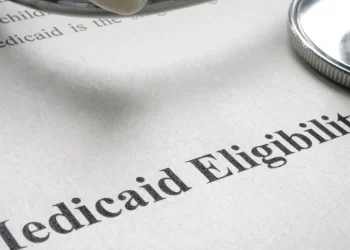 Nebraska se convierte en el primer estado de EE. UU. en promulgar requisitos laborales de Medicaid