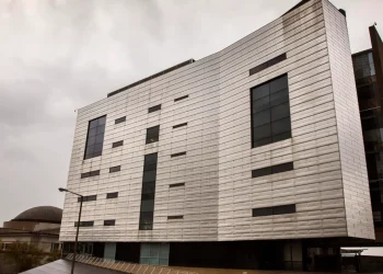 No se presentaron cargos fiscales en la investigación del Southern Poverty Law Center, después de que los abogados del IRS determinaran que el programa de informantes estaba estructurado legalmente, dicen las fuentes