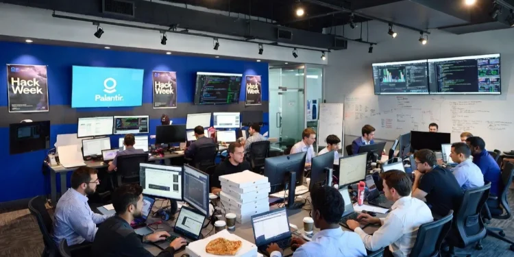 Palantir organizó hack week para sumar controles a software de ICE