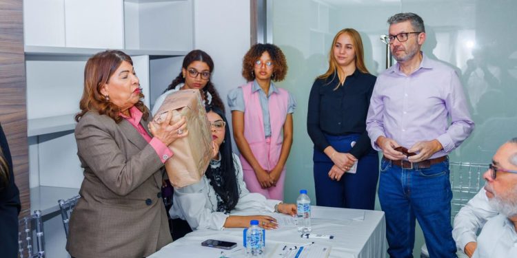 RD Vial recibe propuestas para construcción de la Autopista del Ámbar con supervisión de comisión de veeduría