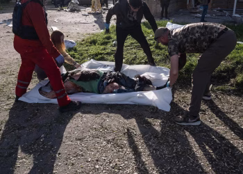 Rusia desaira el alto el fuego unilateral de Ucrania y dispara decenas de drones