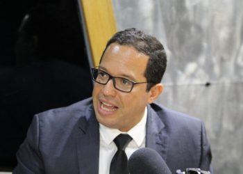 Sigmund Freund llama a oposición a analizar propuesta