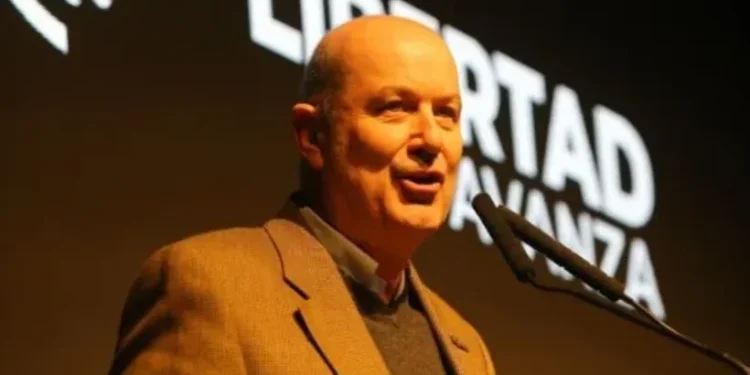 Sturzenegger ponderó un novedoso sistema de firma digital implementado en Córdoba