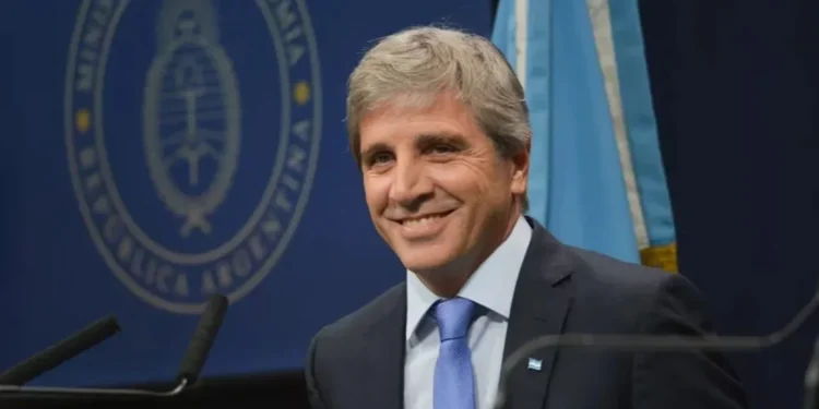 Toto Caputo detalló el cronograma de baja de retenciones y ratificó que el objetivo final es llevarlas a cero Toto Caputo detalló el cronograma de baja de retenciones y ratificó que el objetivo final es llevarlas a cero