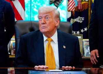 Trump dice que la UE tiene hasta el 4 de julio para aprobar el acuerdo comercial del año pasado o enfrentará aranceles más altos