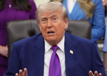Trump dice que tomará medidas para suspender el impuesto federal a la gasolina. No puede hacerlo solo