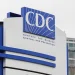 Trump firma una orden que ordena a los CDC alinearse con una evaluación que pide menos vacunas infantiles