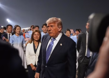 Trump llega a Beijing para conversar con Xi de China sobre la guerra con Irán, el comercio y las ventas de armas de Estados Unidos a Taiwán