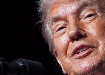 Trump y DeSantis demandados por donación de terreno en Miami para extravagante biblioteca presidencial