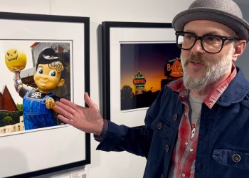 USPS presenta sellos centenarios de la Ruta 66, nacidos de los 42 viajes de un fotógrafo