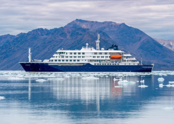 Un crucero espera ayuda después de que un presunto brote de hantavirus raro a bordo matara a 3 personas