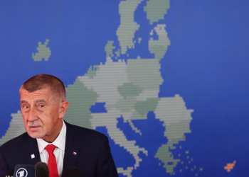 Un legislador europeo es condenado en un caso de fraude que involucra al líder populista checo Andrej Babiš