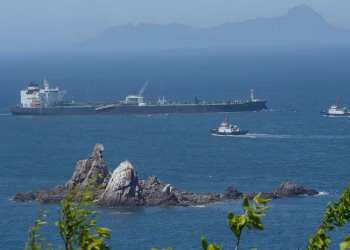 Un petrolero llega a Corea del Sur tras pasar por el Estrecho de Ormuz en abril