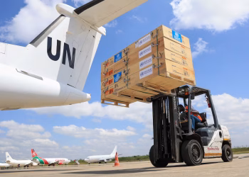 Un tribunal de Kenia suspende el plan de EE.UU. de crear una instalación de cuarentena para los estadounidenses contra el ébola