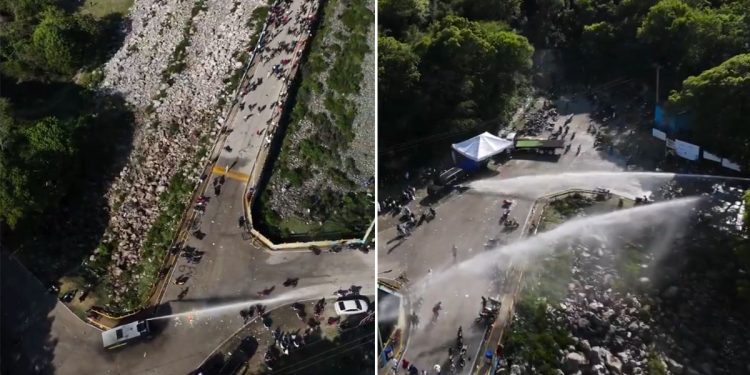VIDEO: Policía y Ejército dispersan a bombazos y chorros de agua marcha contra minera en San Juan