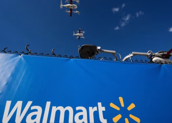 Walmart ofrece un trimestre sólido pero también una perspectiva cautelosa debido a la incertidumbre económica