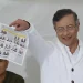 Zapatillas y de blanco absoluto: el lenguaje no verbal de Petro