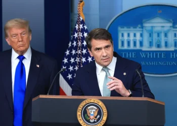 ¿Es legal el "fondo antiarmamentismo" de más de 1.700 millones de dólares de Trump? Los expertos opinan.