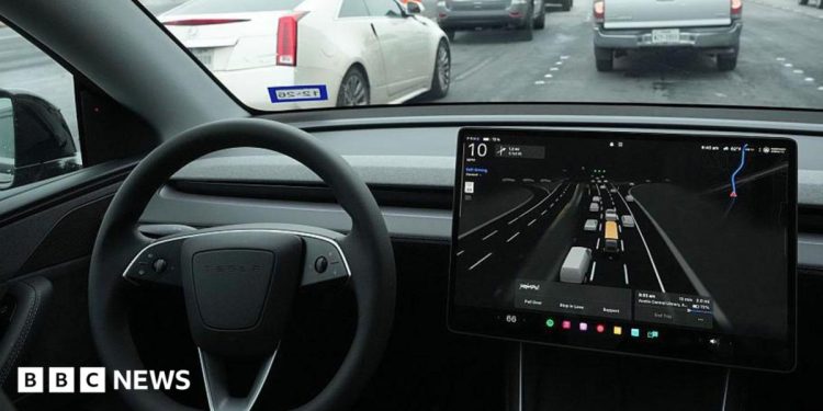 Accidente de Tesla que mató a una mujer bajo investigación federal de EE. UU.