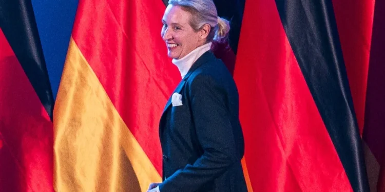 AfD se dispara en las encuestas y supera por seis puntos al bloque conservador en Alemania