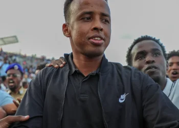 Al árbitro somalí del Mundial al que se le negó la entrada a EE.UU. estaba hablando con "algunas personas muy malas", dice un funcionario de la Casa Blanca