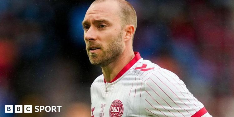 Christian Eriksen, consciente tras desplomarse durante un amistoso con Dinamarca