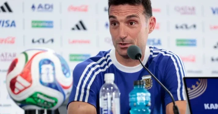 Conferencia de Scaloni pre debut: Dibu al arco, las dudas del XI y las sensaciones en la previa al partido con Argelia Conferencia de Scaloni pre debut: Dibu al arco, las dudas del XI y las sensaciones en la previa al partido con Argelia