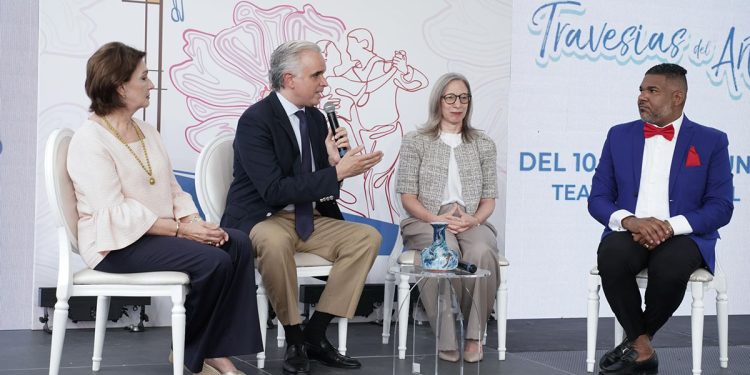 De Camps anuncia muestra nacional de la Modalidad en Artes en el Teatro Nacional